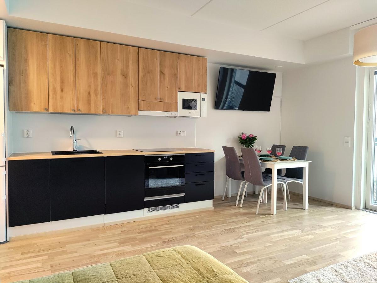 Fully Equipped New Apartment With Free Parking Тампере Екстериор снимка