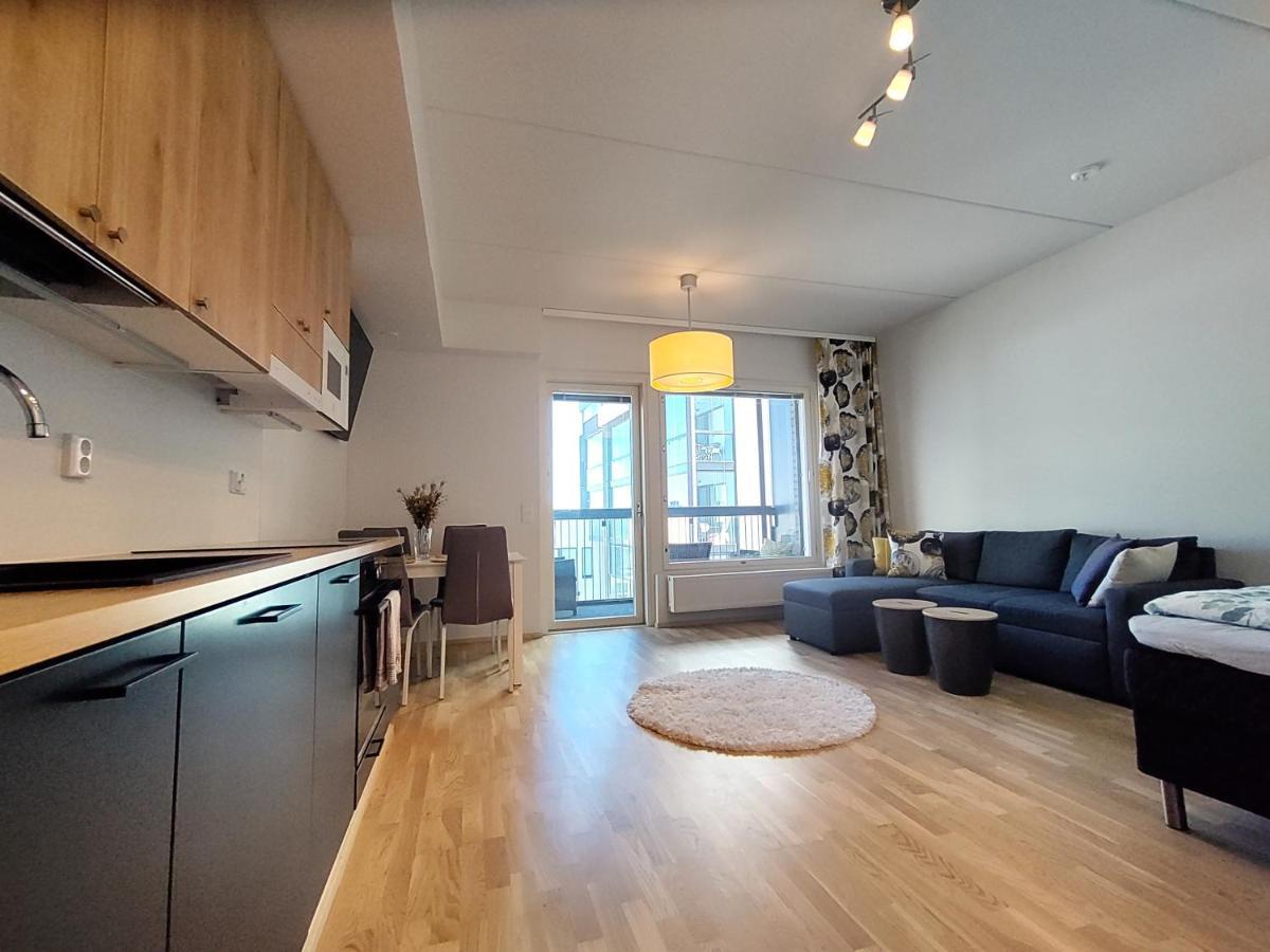 Fully Equipped New Apartment With Free Parking Тампере Екстериор снимка